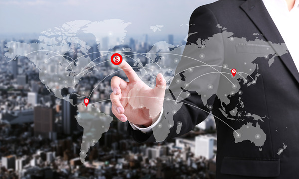 淺談戰(zhàn)略成本管理?？四Ｊ? /> 
</p>
<p>
	　　戰(zhàn)略成本管理---分析價值鏈
</p>
<p>
	　　價值鏈分析是一種戰(zhàn)略性的分析工具，通過價值鏈分析可以從多方面揭示有關企業(yè)競爭力的成本信息，這些成本信息對于企業(yè)指定戰(zhàn)略以消除成本劣勢和創(chuàng)造成本優(yōu)勢有著非常重要的作用。不同的戰(zhàn)略定位產(chǎn)生不同的企業(yè)戰(zhàn)略，就需要不同的成本分析觀和成本管理方法。
</p>
<p>
	　　在企業(yè)價值鏈分析和戰(zhàn)略定位分析的基礎上，企業(yè)能夠確定其應采取的成本管理戰(zhàn)略，但是為了進一步明確成本管理的重點，還需要進行成本動因分析，找出成本動因的驅動因素，以便對癥下藥，保證成本管理戰(zhàn)略的有效性，更好地實現(xiàn)戰(zhàn)略成本管理目標。
</p>
<p>
	　　“價值鏈”是戰(zhàn)略成本分析的主要分析工具：確定設計、生產(chǎn)、營銷、發(fā)貨以及產(chǎn)品或服務的支持過程中的各項獨立的活動、功能和業(yè)務流程(邁克爾．波特，1885)．本文基于波特的思想，聯(lián)系企業(yè)戰(zhàn)略管理的情況，將價值鏈的范疇予以推廣，劃分為企業(yè)內部價值鏈、縱向價值鏈和橫向價值鏈。這三類價值鏈既相互獨立，又相互聯(lián)系、相互作用，構成一個有機整體，成為進行戰(zhàn)略成本管理的有效分析方法。
</p>
<p>
	　　戰(zhàn)略成本管理---戰(zhàn)略定位分析
</p>
<p>
	　　戰(zhàn)略定位分析(strategic positioning analysis)指企業(yè)在正確的戰(zhàn)略定位(戰(zhàn)略選擇1的前提下，根據(jù)企業(yè)戰(zhàn)略的要求，采取與之相應的成本管理方式方法，為企業(yè)戰(zhàn)略的實施服務，以實現(xiàn)企業(yè)的戰(zhàn)略目標和促進企業(yè)的競爭優(yōu)勢。戰(zhàn)略定位分析的基本內容是基本競爭戰(zhàn)略的定位分析。
</p>
<p>
	　　所謂基本競爭戰(zhàn)略，就是指無論在任何行業(yè)、任何企業(yè)～般都能采用的競爭戰(zhàn)略。美國哈佛商學院著名的戰(zhàn)略管理學者邁克爾·波特提出三種基本競爭戰(zhàn)略：成本領先戰(zhàn)略、差別化戰(zhàn)略和集中一點戰(zhàn)略。
</p>
<p>
	　　戰(zhàn)略成本管理---分析成本動因
</p>
<p>
	　　成本動因(cost driver)就是引起成本產(chǎn)生的原因．成本動因分析的核心在于合理的確定成本動因，并以之為基礎分配各種費用，直接體現(xiàn)產(chǎn)品的實際成本。成本動因是成本的驅動因素，有兩方面的含義：一是質的概念，即受什么方面因素的驅動；二是量的概念，即某產(chǎn)品成本占用多少作業(yè)．作業(yè)導致資源的消耗，消耗被記錄為成本。
</p>
<p style=