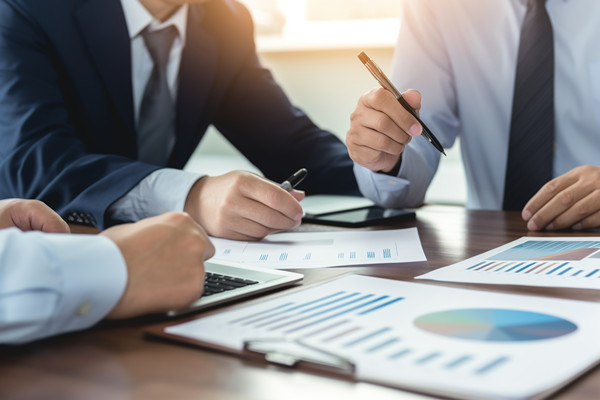 市場調(diào)研與分析：深入了解市場，發(fā)現(xiàn)商機(jī)