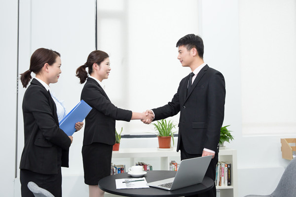 績效溝通：及時(shí)反饋，解決績效問題