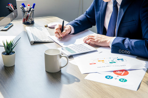 跨行業(yè)薪酬對(duì)比分析：掌握行情，引領(lǐng)企業(yè)薪酬戰(zhàn)略