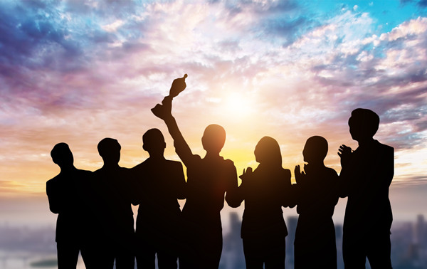 集團(tuán)內(nèi)部控制：完善內(nèi)部控制體系，確保集團(tuán)合規(guī)運(yùn)營(yíng)