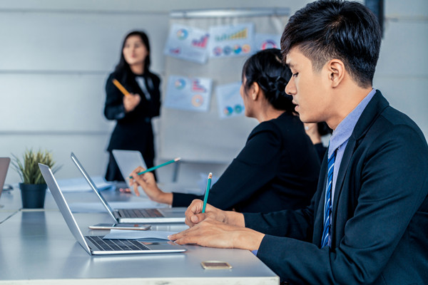 集團管控：從分散到集中，打造高效協(xié)同的管控模式