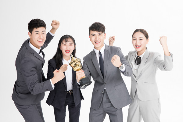 全面薪酬戰(zhàn)略實施：提升員工滿意度，提升企業(yè)績效