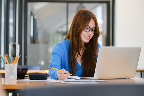 集團管控中的財務(wù)管理：策略、風險與內(nèi)部控制