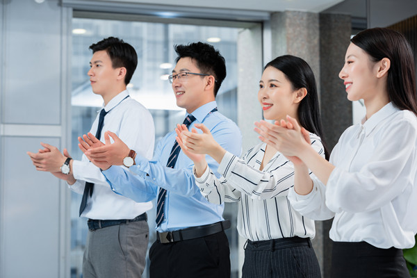 目標設定與追蹤：明確目標，確?？冃н_成