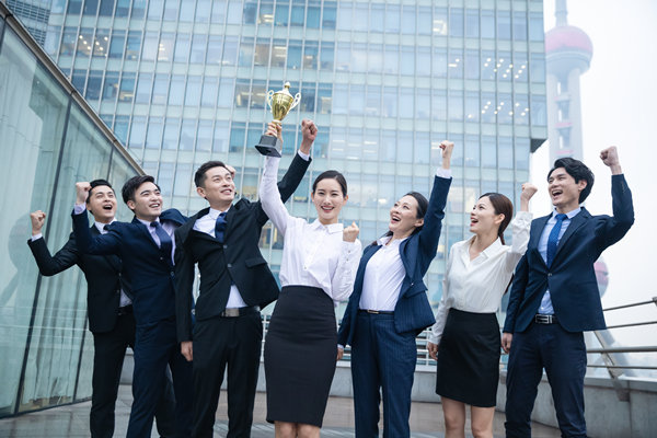 協(xié)同共進(jìn)，效能倍增：打造卓越團(tuán)隊(duì)，推動(dòng)組織發(fā)展