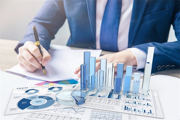 制定精準經(jīng)營計劃，引領(lǐng)企業(yè)穩(wěn)健發(fā)展，實現(xiàn)長遠目標