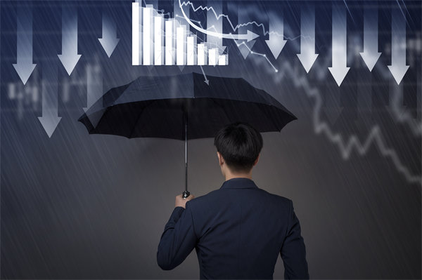 強(qiáng)化集團(tuán)風(fēng)險(xiǎn)防控，確保穩(wěn)健運(yùn)營(yíng)，守護(hù)企業(yè)安全