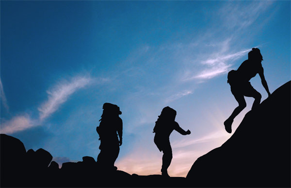 突破瓶頸，挑戰(zhàn)極限：年度經(jīng)營計劃挑戰(zhàn)與機(jī)遇并存