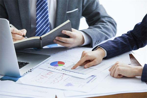 構(gòu)建和諧員工關(guān)系，營(yíng)造積極向上的人力資源氛圍