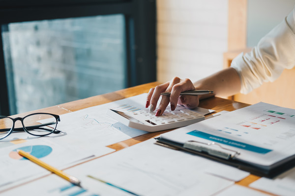 企業(yè)設(shè)立預(yù)算管理小組是不是由個(gè)人組建的？