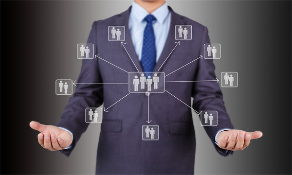 全面預(yù)算組織架構(gòu)中，屬于預(yù)算管理決策機(jī)構(gòu)的是？