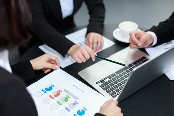 預(yù)算管理中的風(fēng)險評估與應(yīng)對策略有哪些？