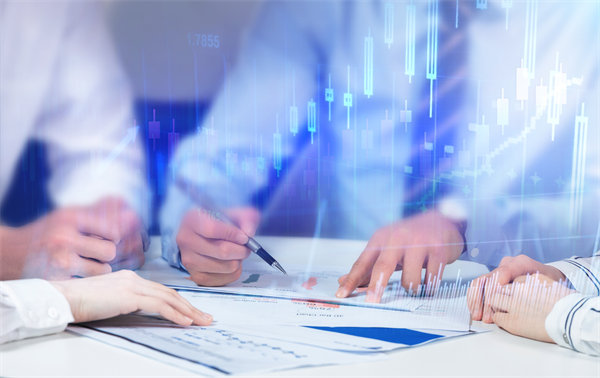 如何在快速變化的市場中精準定位企業(yè)戰(zhàn)略方向？