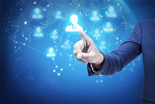 在戰(zhàn)略規(guī)劃實施中，如何確保資源有效配置與利用？