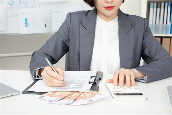 薪酬透明度：公開薪資信息對企業(yè)和員工有何利弊？