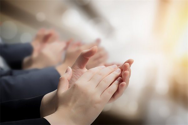 集團(tuán)人才戰(zhàn)略：如何促進(jìn)內(nèi)部流動(dòng)與外部吸引？