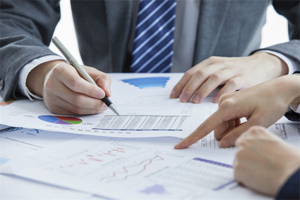 高管薪酬激勵(lì)方案：長(zhǎng)期與短期激勵(lì)如何平衡？