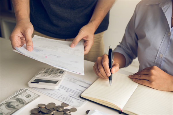 績(jī)效不佳員工的薪酬調(diào)整策略：如何既公平又有效？