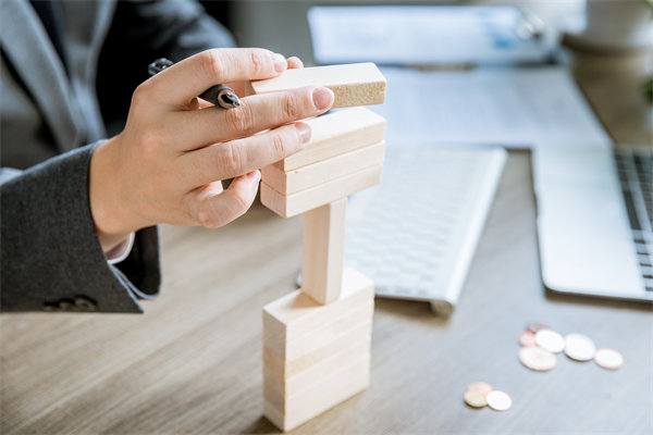 集團管控如何平衡創(chuàng)新與穩(wěn)定，推動可持續(xù)發(fā)展？