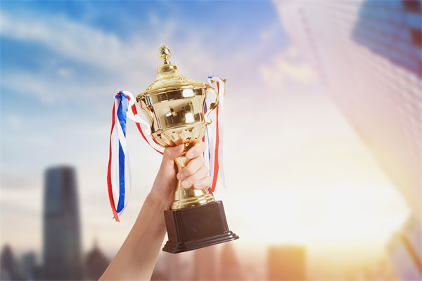 面對經(jīng)濟波動，企業(yè)應(yīng)該如何靈活調(diào)整薪酬策略？