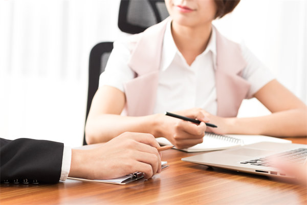 如何平衡員工工作與生活的界限，增強(qiáng)工作滿意度？