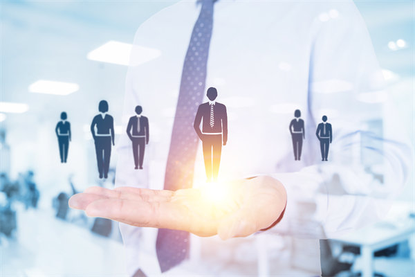 人才盤(pán)點(diǎn)的重要性：如何精準(zhǔn)識(shí)別并培養(yǎng)未來(lái)領(lǐng)導(dǎo)者？