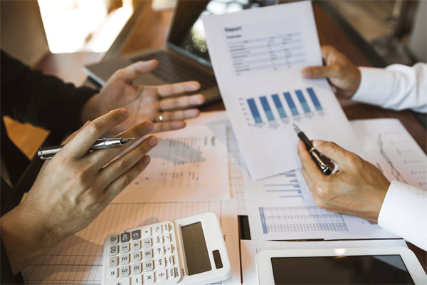 薪酬結(jié)構(gòu)如何平衡固定與浮動部分，激勵員工績效？