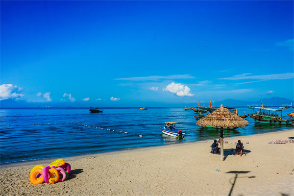 管理咨詢?nèi)绾螢榛葜萜髽I(yè)打造核心競爭力？具體策略是？