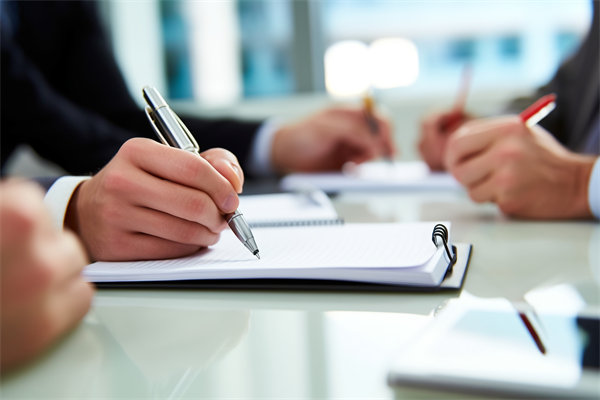 年度經(jīng)營(yíng)計(jì)劃中的員工培訓(xùn)與發(fā)展計(jì)劃如何設(shè)計(jì)？