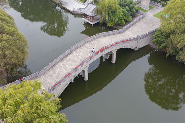 許昌戰(zhàn)略咨詢公司如何助力企業(yè)精準(zhǔn)定位市場(chǎng)？