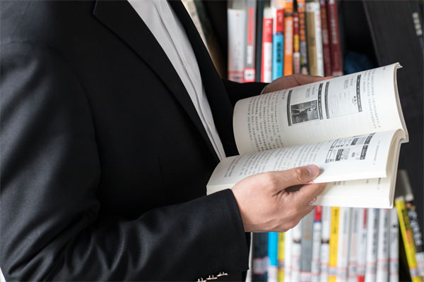 在快速變化的市場中，集團(tuán)管控如何保持靈活性？