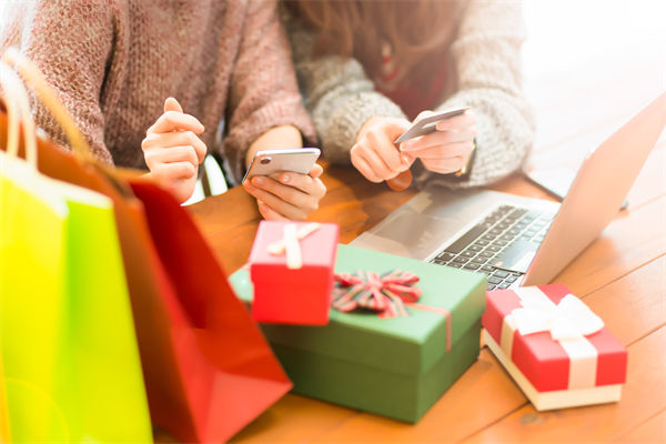 品牌戰(zhàn)略管理中，如何有效應(yīng)對市場變化與消費(fèi)者需求？