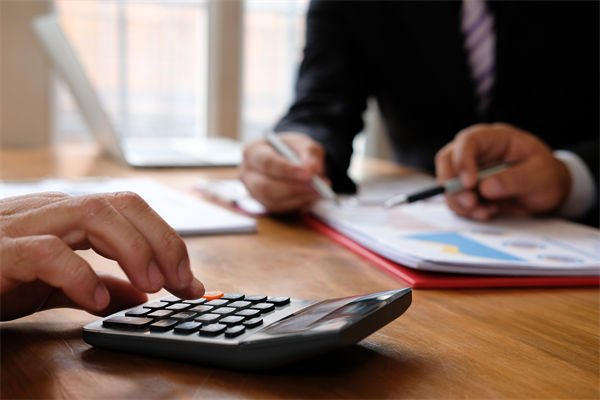 風(fēng)險(xiǎn)評(píng)估與應(yīng)對(duì)：組織規(guī)劃中如何預(yù)見并減輕潛在問題？