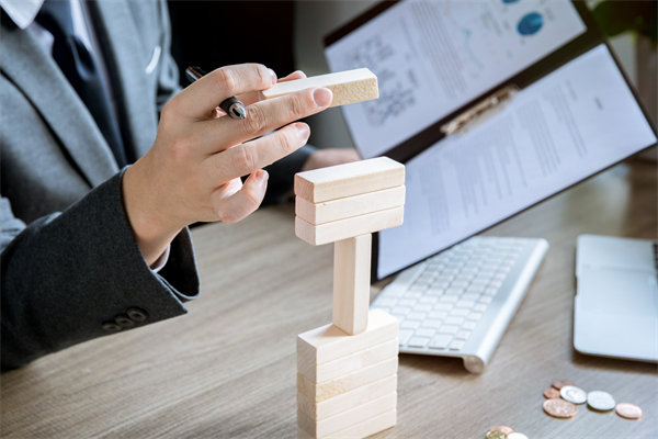 如何通過預(yù)算管理，加強(qiáng)企業(yè)的風(fēng)險預(yù)警與防范能力？