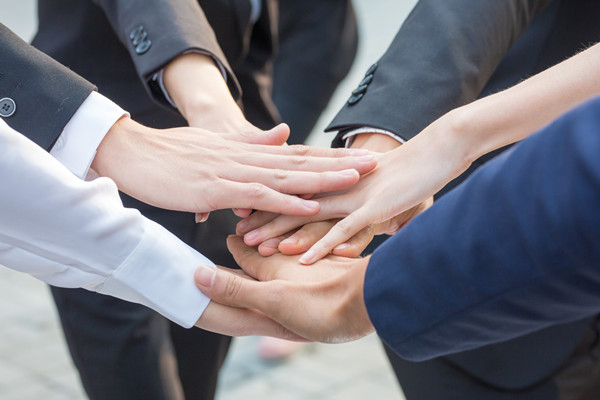 跨部門(mén)協(xié)作時(shí)，如何公平地衡量和評(píng)估每個(gè)人的績(jī)效？