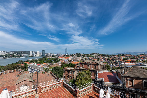 廈門企業(yè)深陷同質(zhì)化競(jìng)爭(zhēng)泥沼，廈門戰(zhàn)略咨詢公司如何助力破局？