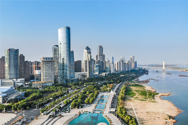 企業(yè)如何借助南昌精益生產(chǎn)咨詢公司提升生產(chǎn)效率與減少浪費(fèi)？