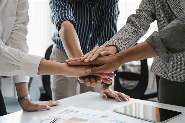 跨境營銷中，如何克服文化差異，實(shí)現(xiàn)全球化傳播？