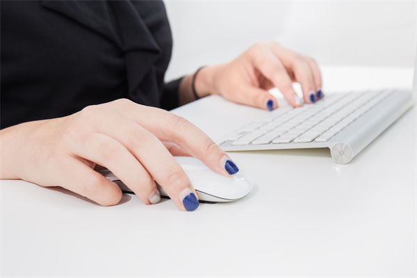 女子工資4600每天花近百元通勤上班，人力資源怎么看？