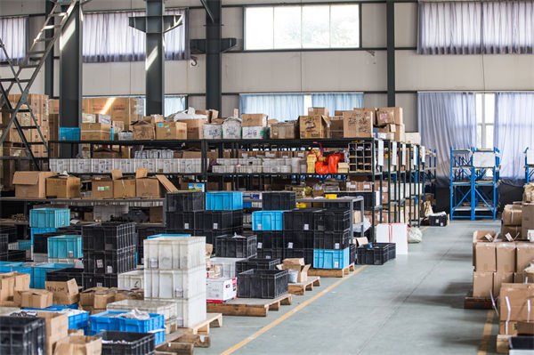 車(chē)間布局混亂不堪，精益生產(chǎn)巧妙規(guī)劃讓效率直線(xiàn)飆升