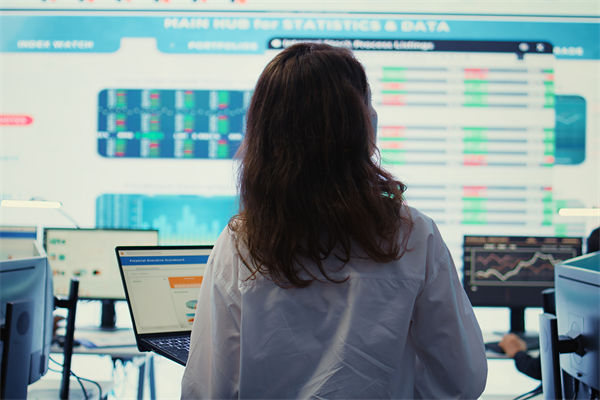 計(jì)劃與市場(chǎng)脫節(jié)，業(yè)績(jī)慘淡，怎樣制定契合市場(chǎng)的計(jì)劃？