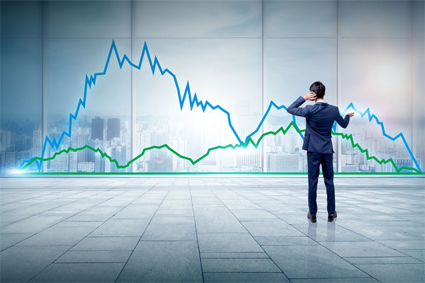 員工績(jī)效不佳，是應(yīng)該立即解雇還是給予改進(jìn)機(jī)會(huì)？