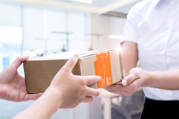 快遞員入職京東13年工資共100多萬，對(duì)其他企業(yè)有何啟示？