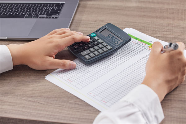 加班成風(fēng)留不住人，企業(yè)關(guān)懷和工時(shí)安排是否合理？