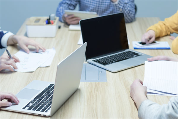 團(tuán)隊(duì)績(jī)效長(zhǎng)期低迷，從績(jī)效管理角度怎樣實(shí)現(xiàn)強(qiáng)勢(shì)扭轉(zhuǎn)？