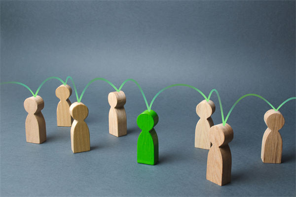 戰(zhàn)略執(zhí)行層層衰減，集團管控如何確保目標精準落地？