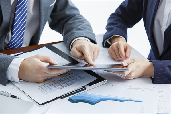 新員工融入難、老員工動(dòng)力不足，薪酬績(jī)效如何改善？