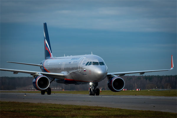 數(shù)十架中資公司飛機(jī)被扣俄羅斯，戰(zhàn)略咨詢?cè)趺纯矗? /></a></div>
                    <div   id=